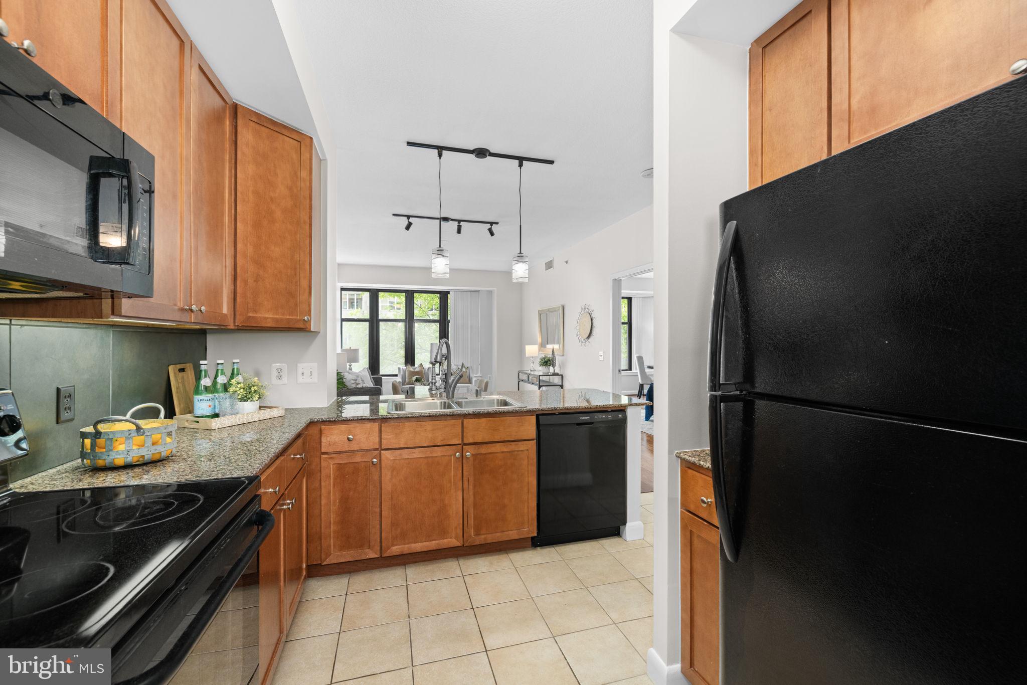 400 MASSACHUSETTS AVENUE NW 221