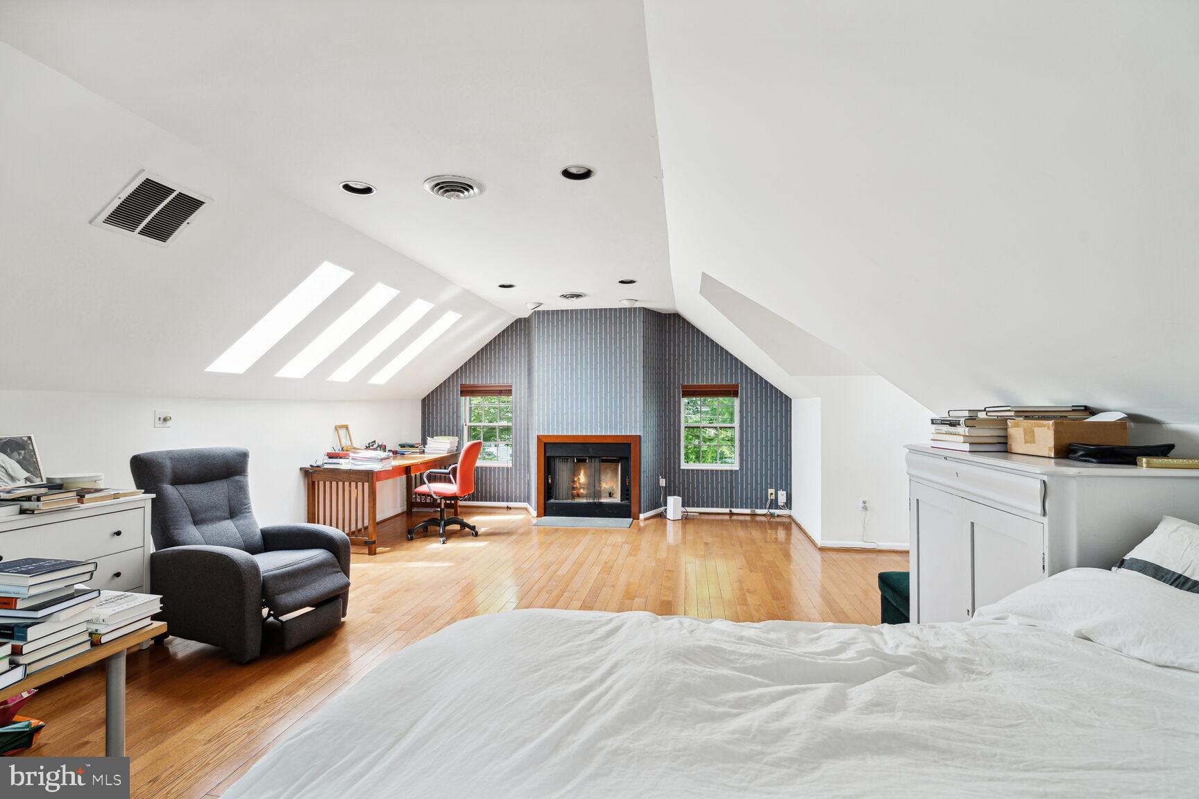 3820 HUNTINGTON STREET NW