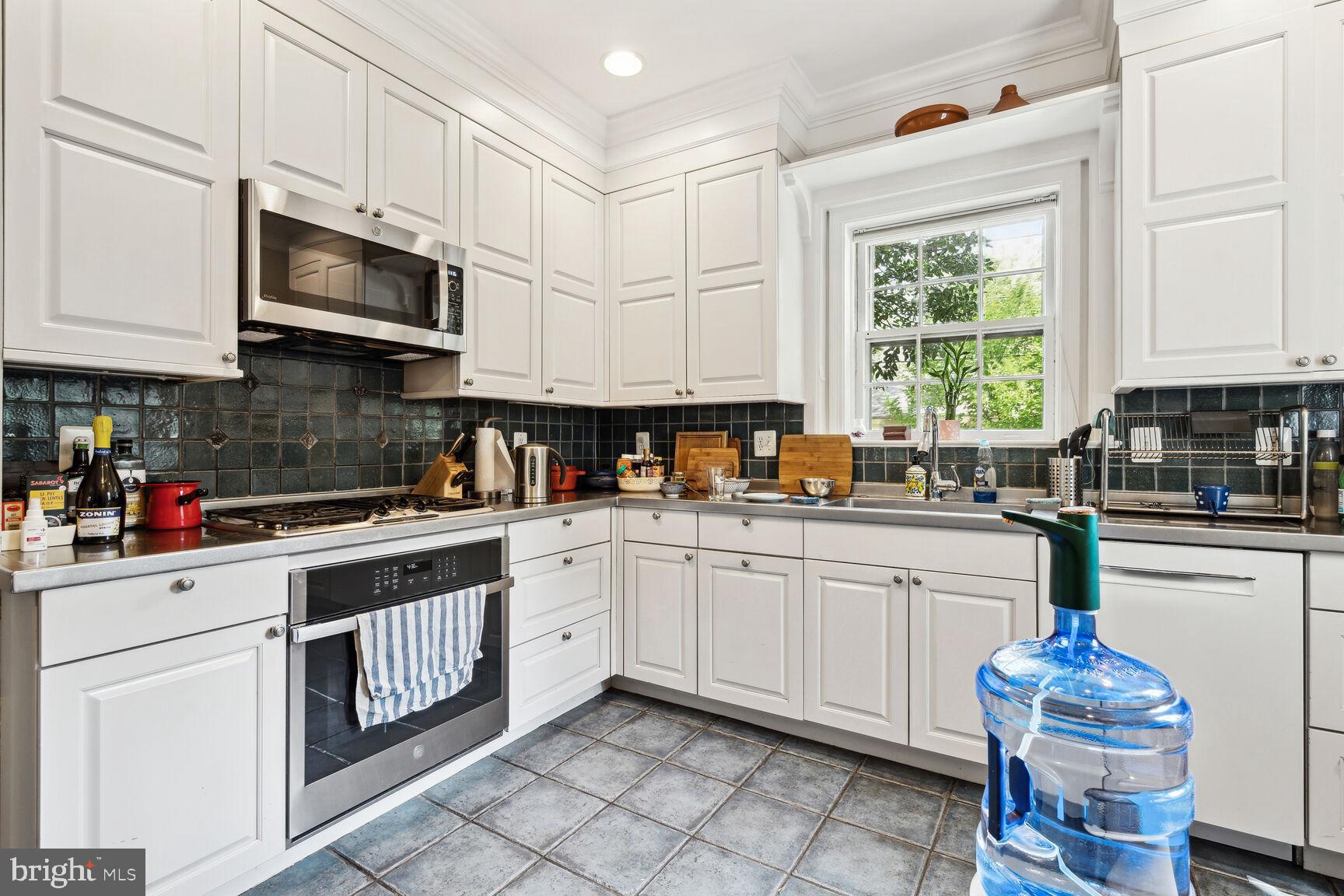 3820 HUNTINGTON STREET NW