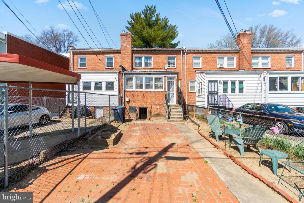 41 MICHIGAN AVENUE NE