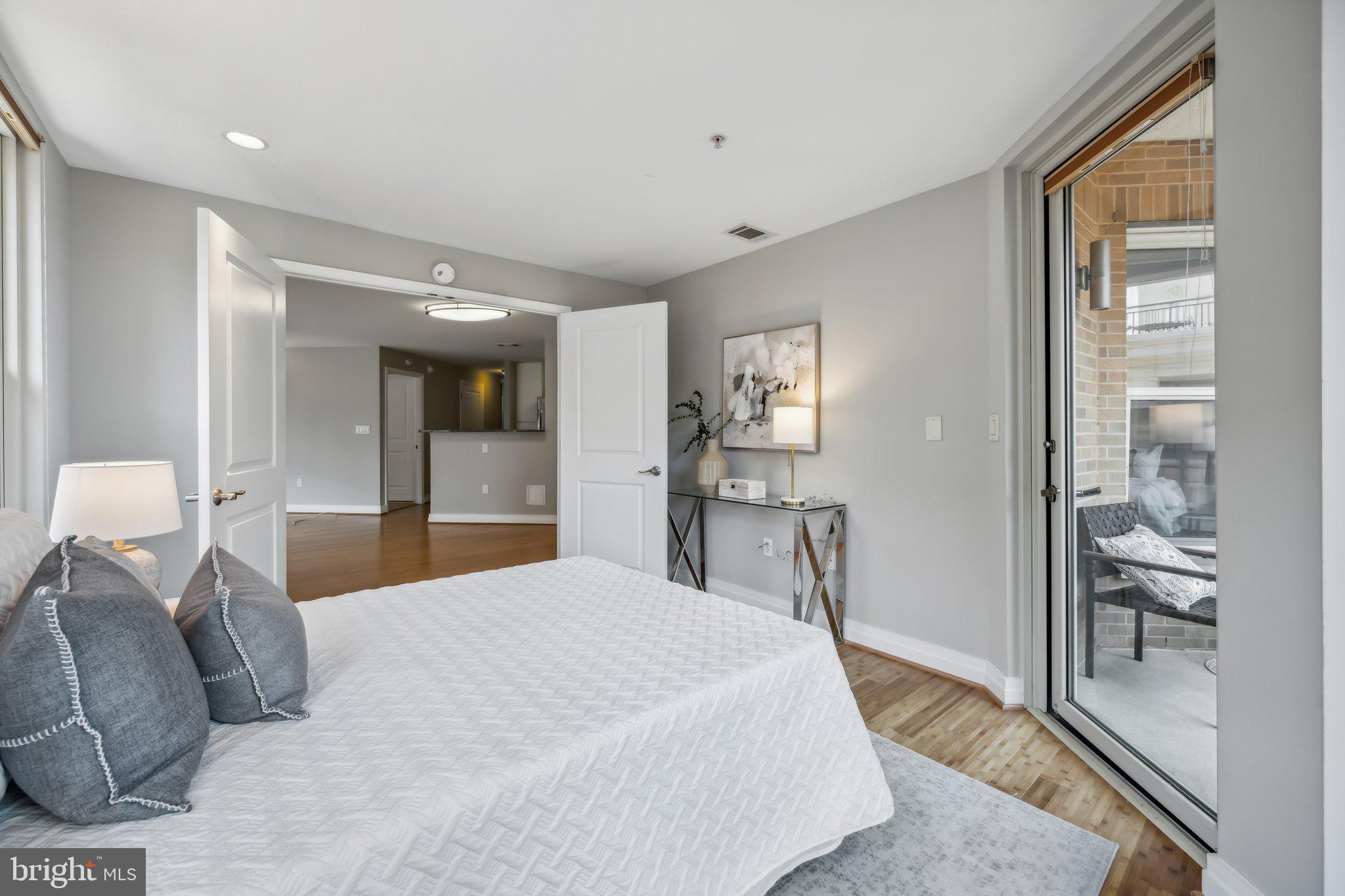 915 E STREET NW 1215