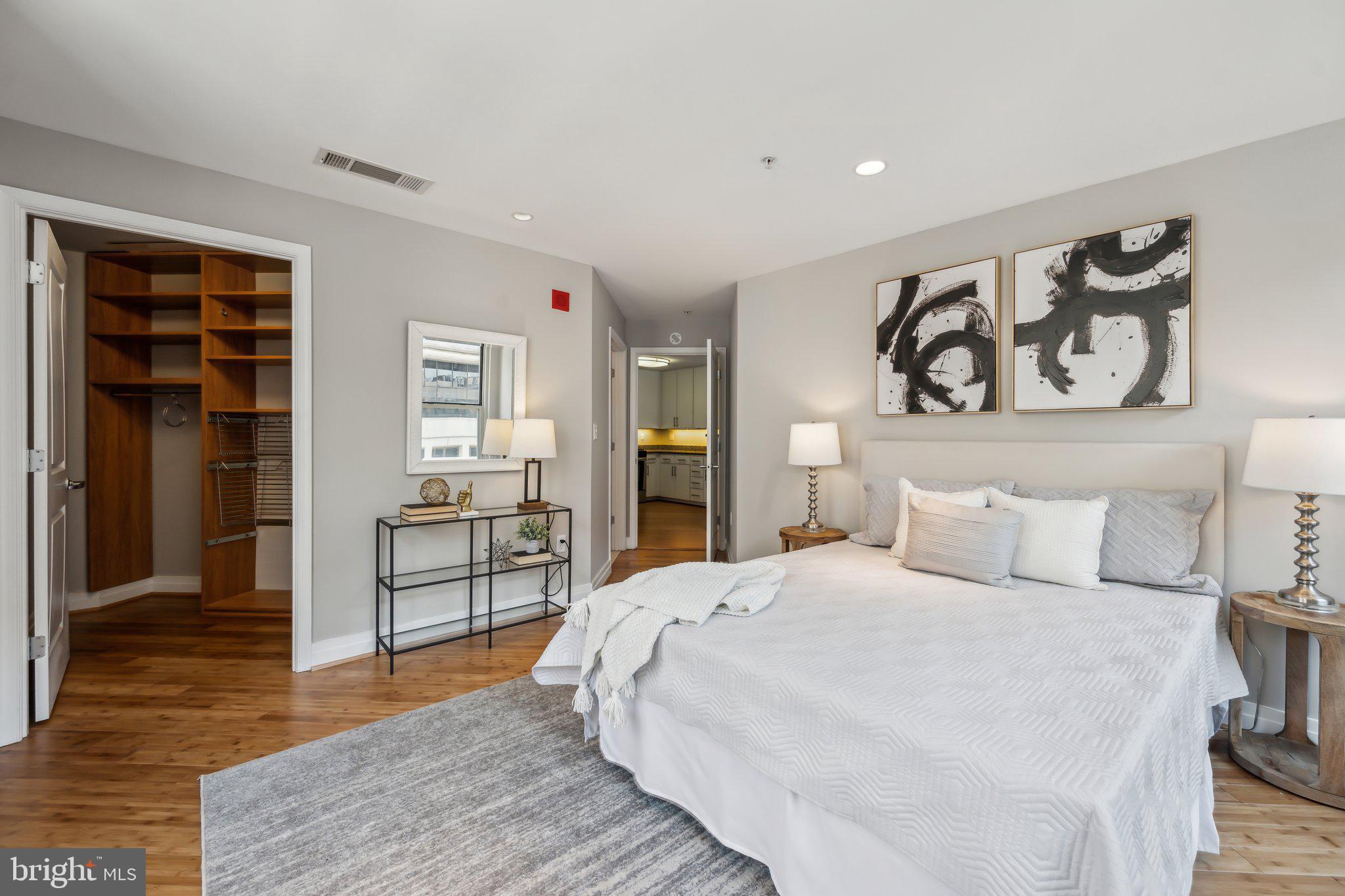 915 E STREET NW 1215