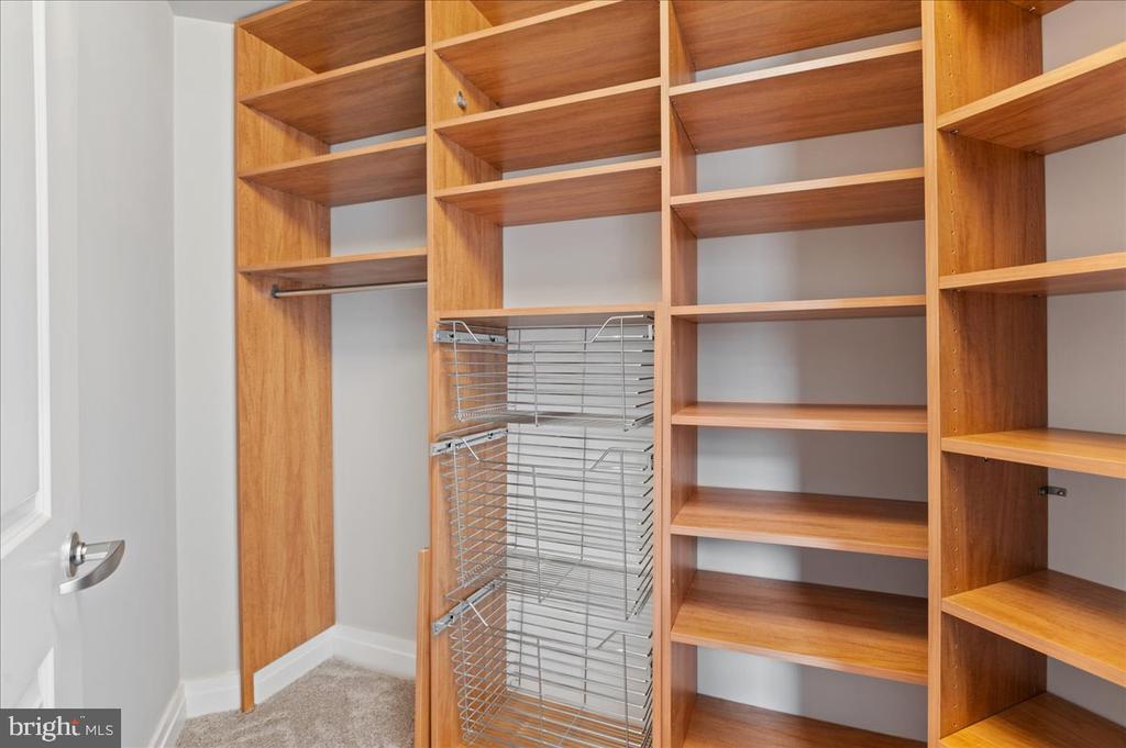 915 E STREET NW 1215