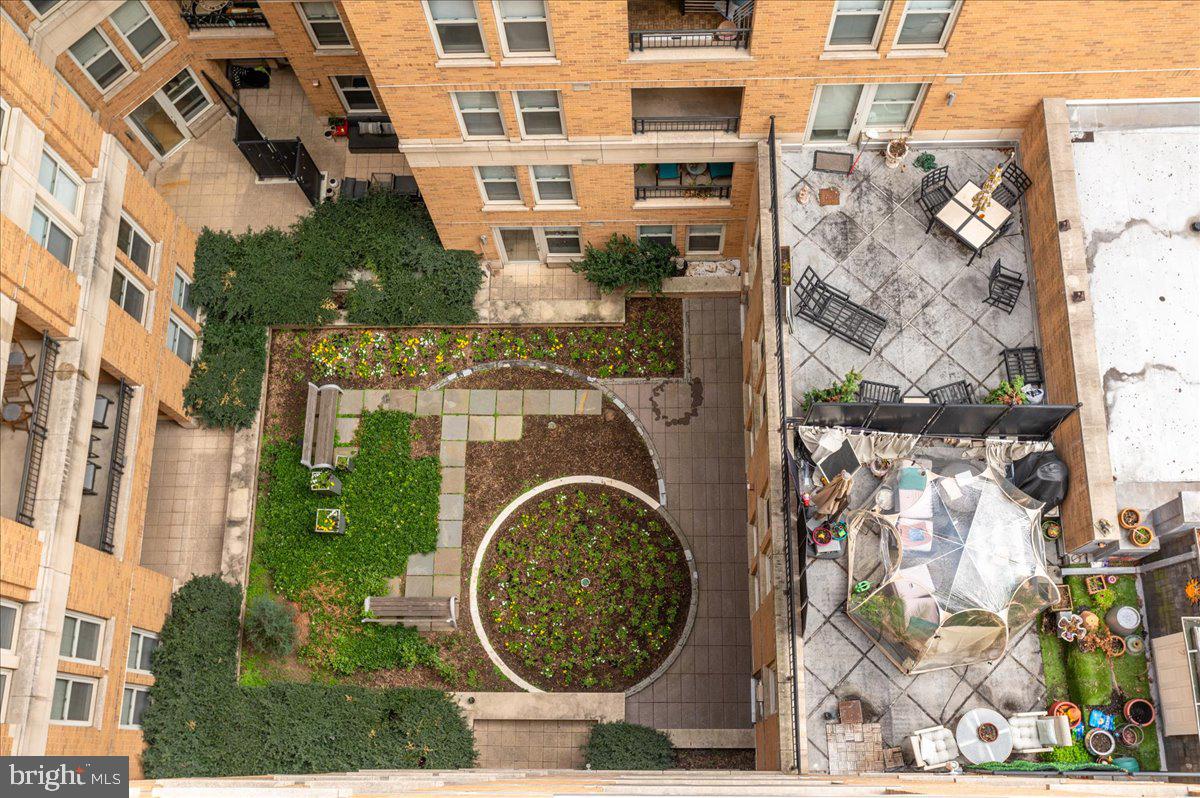 915 E STREET NW 1215