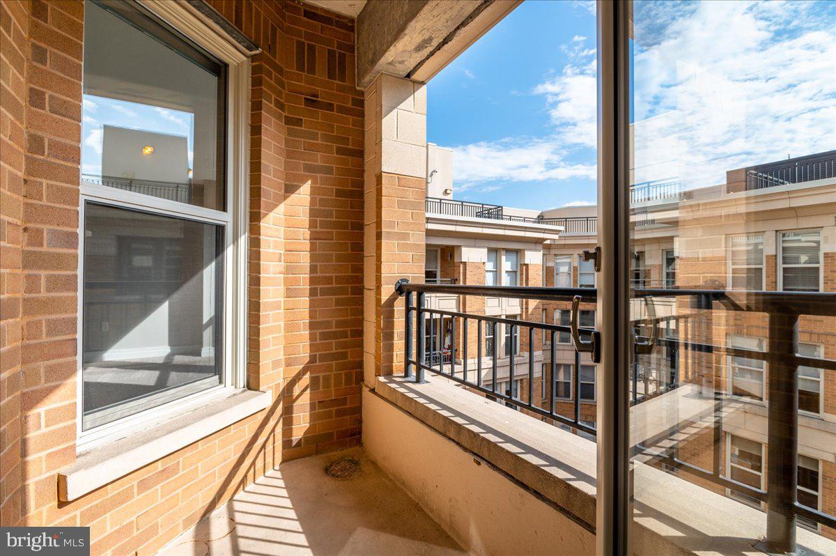 915 E STREET NW 1215