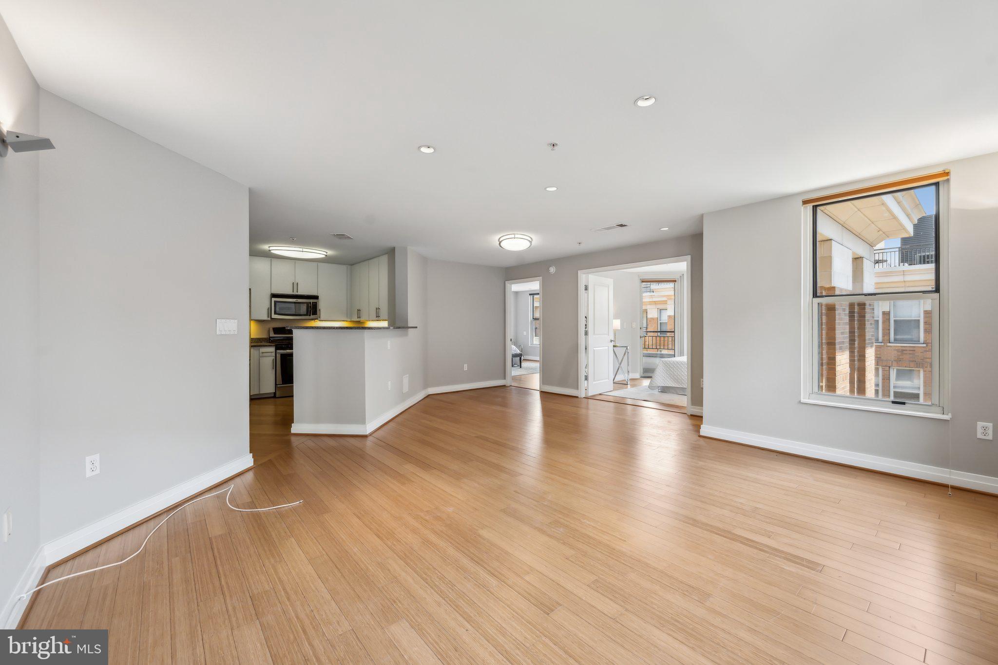 915 E STREET NW 1215