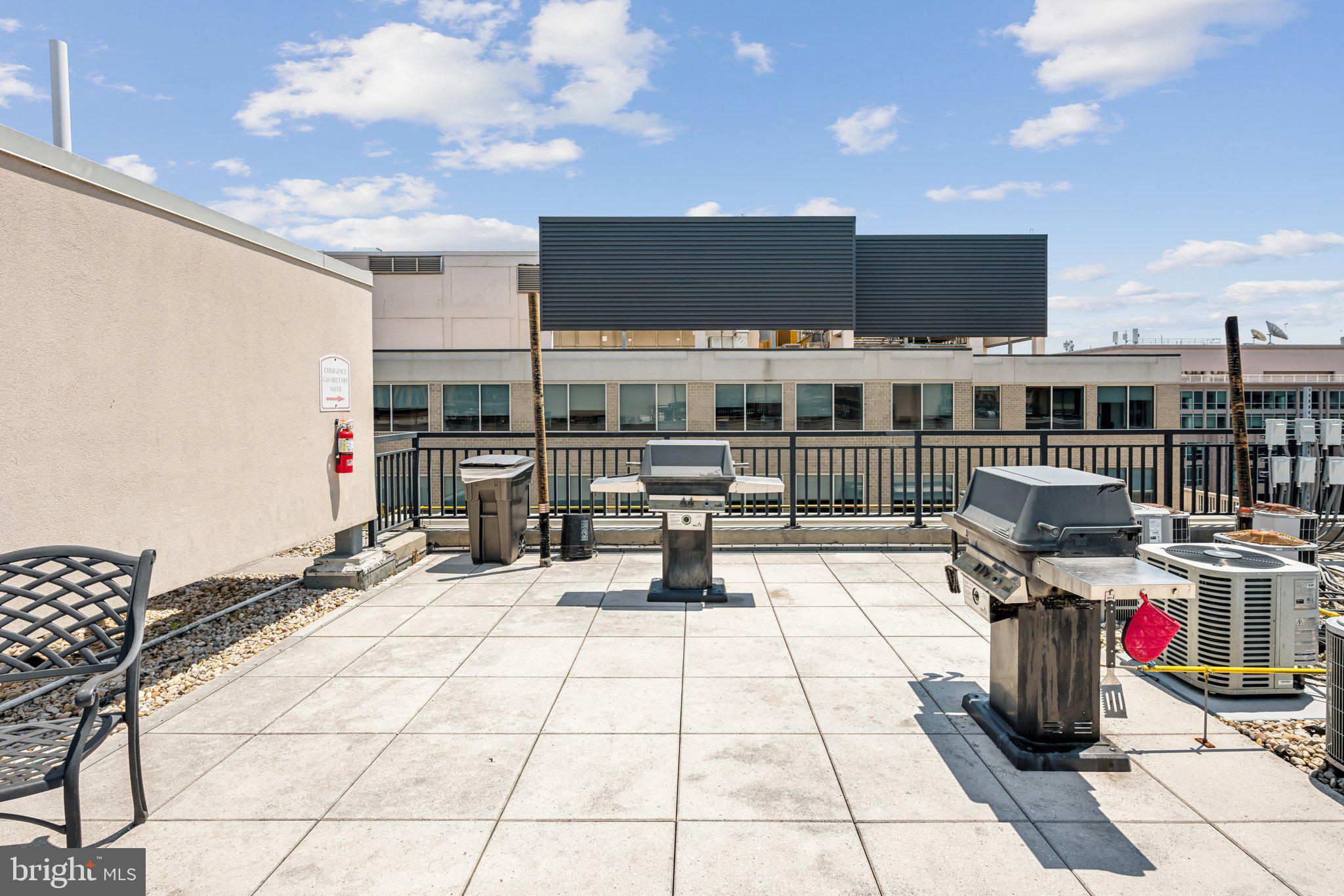 915 E STREET NW 1215