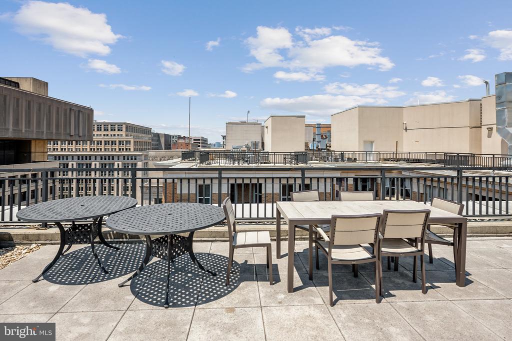 915 E STREET NW 1215