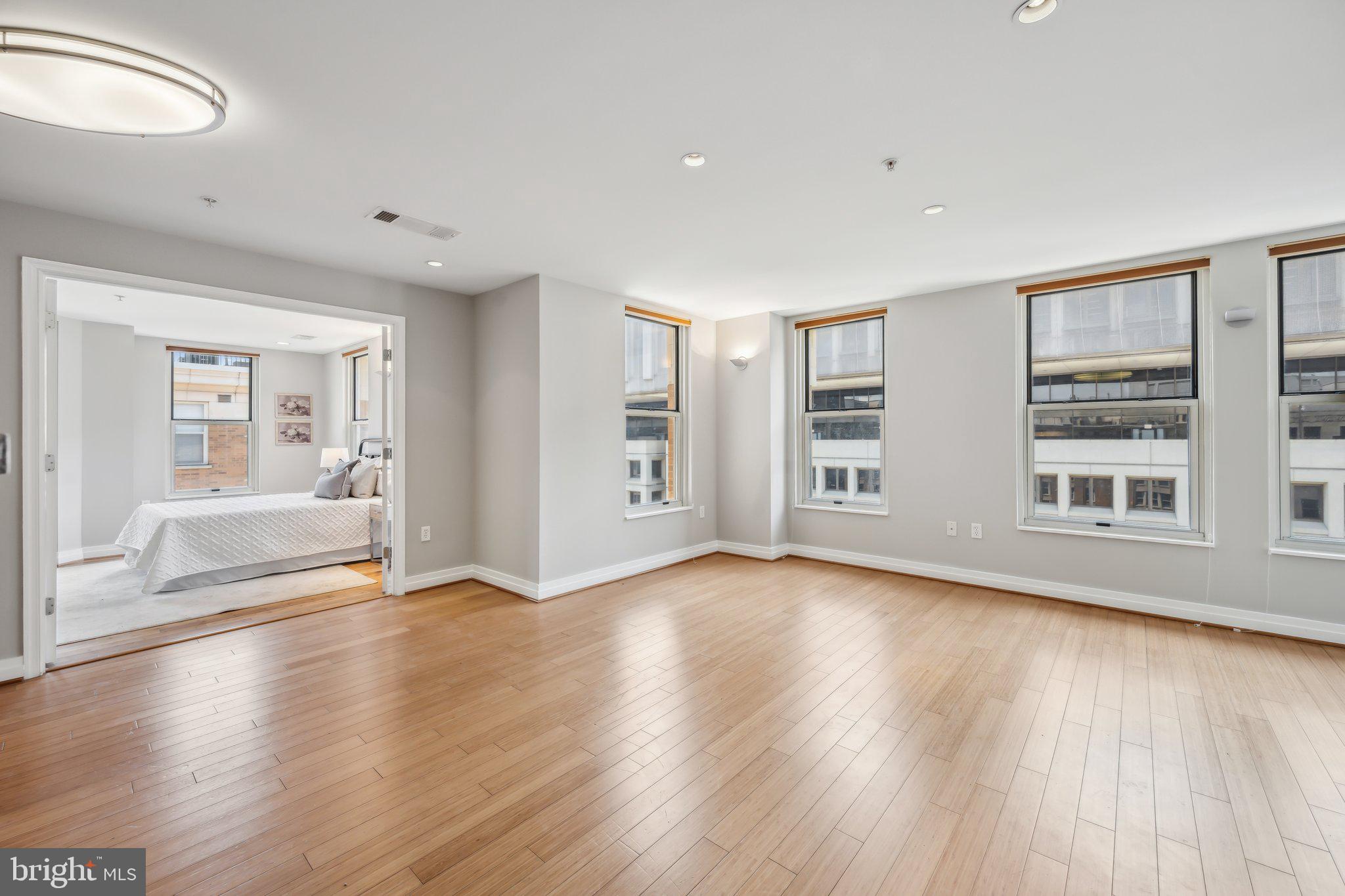 915 E STREET NW 1215