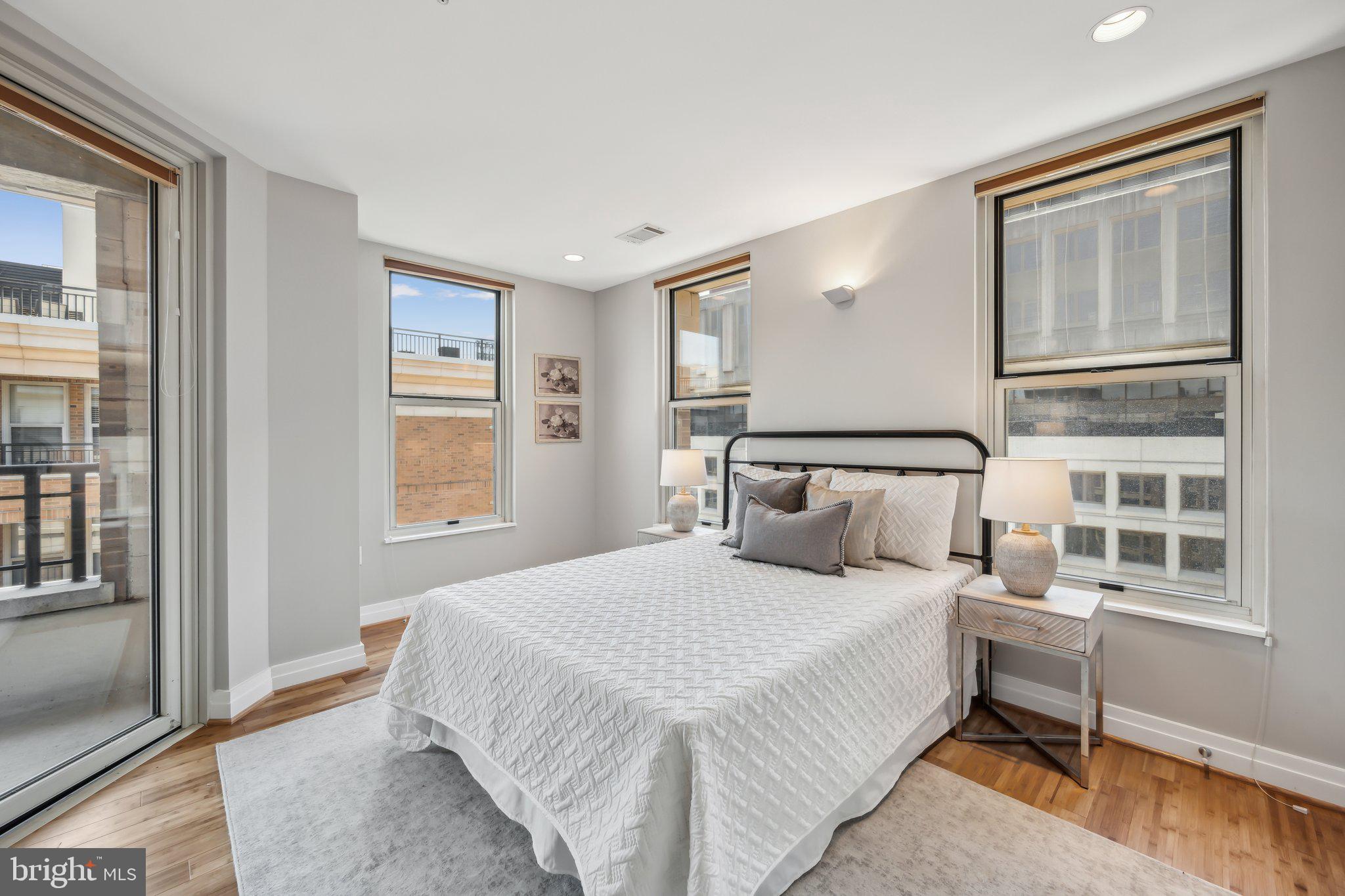 915 E STREET NW 1215