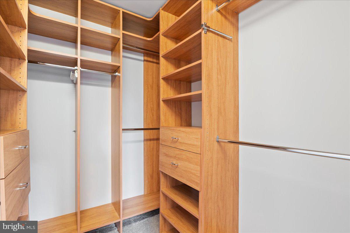 915 E STREET NW 1215