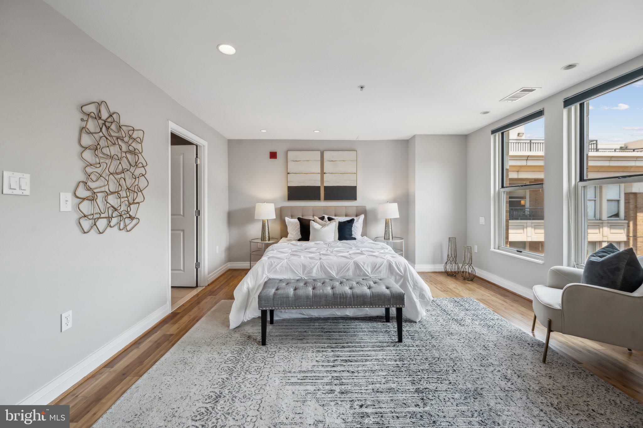 915 E STREET NW 1215