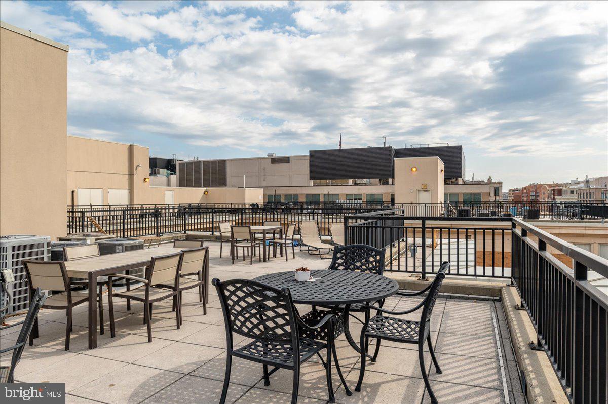 915 E STREET NW 1215