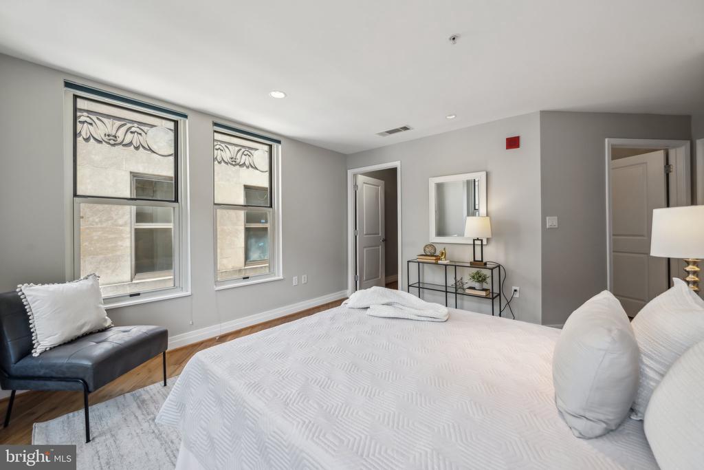 915 E STREET NW 1215