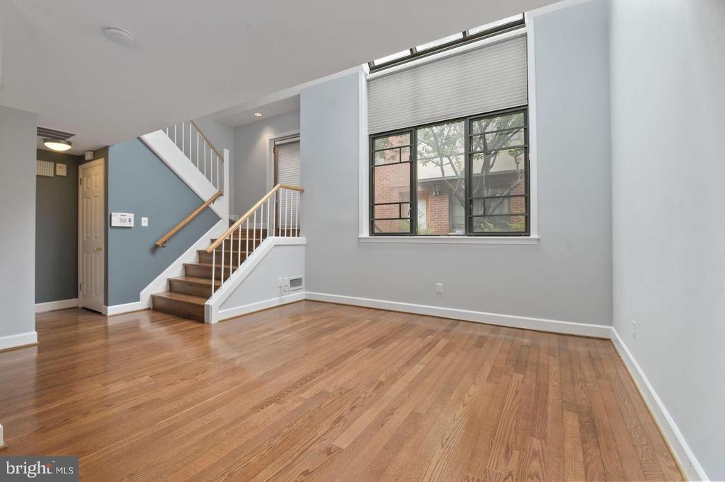 1080 WISCONSIN AVENUE NW 1016