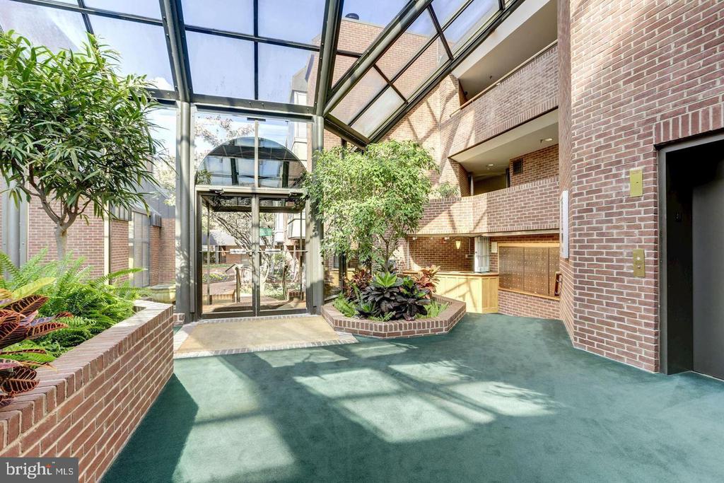 1080 WISCONSIN AVENUE NW 1016