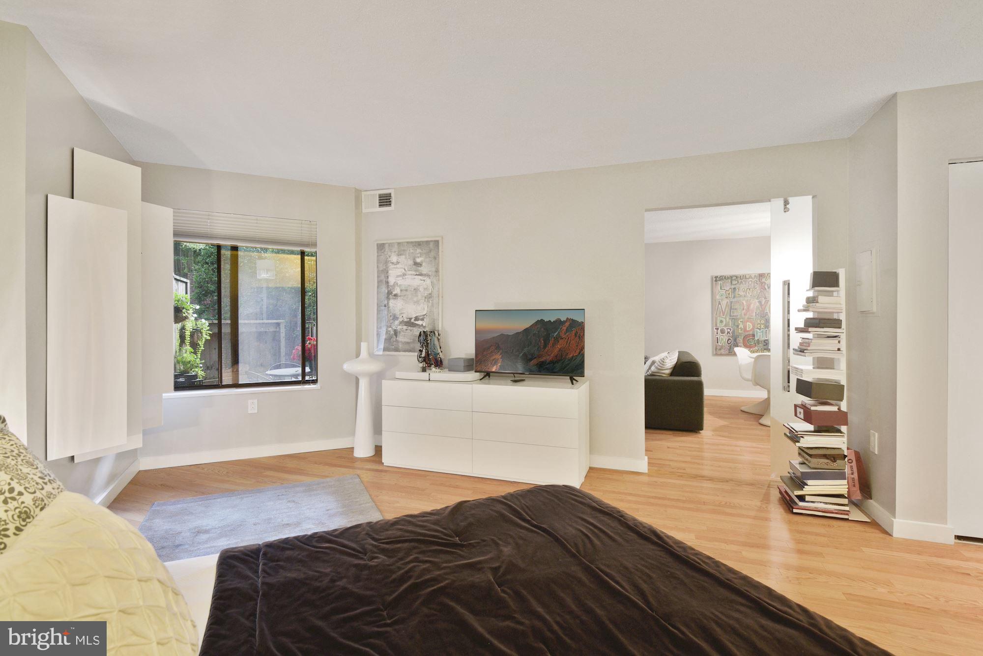 2320 WISCONSIN AVENUE NW 110