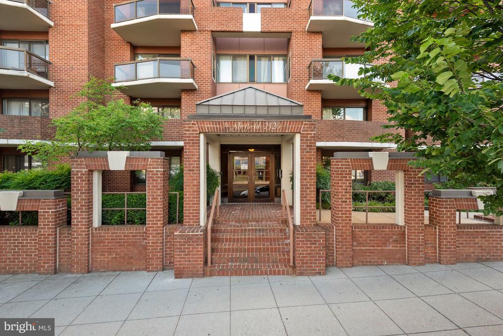 2320 WISCONSIN AVENUE NW 110