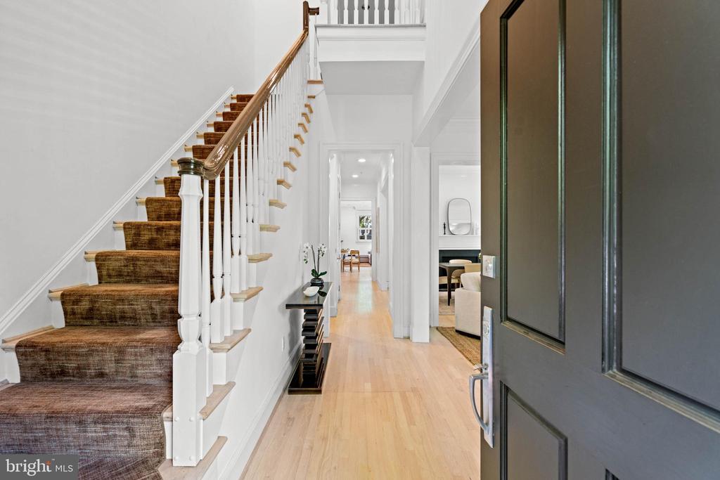 2999 38TH STREET NW