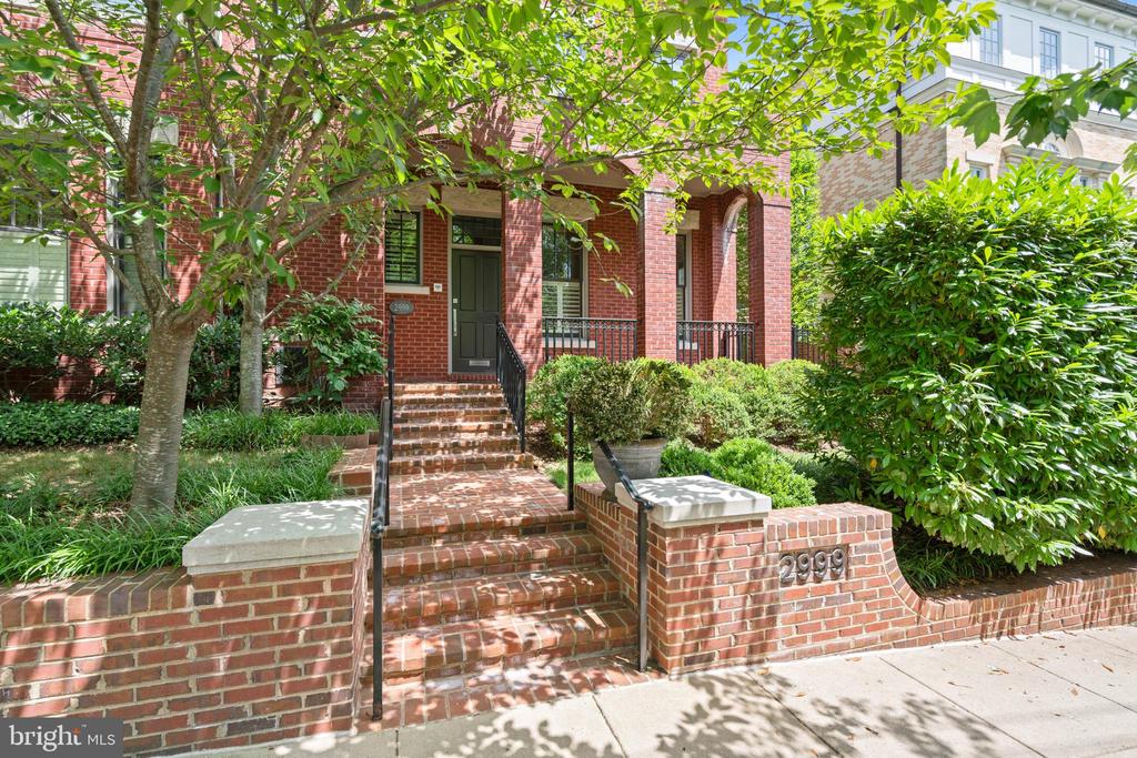 2999 38TH STREET NW