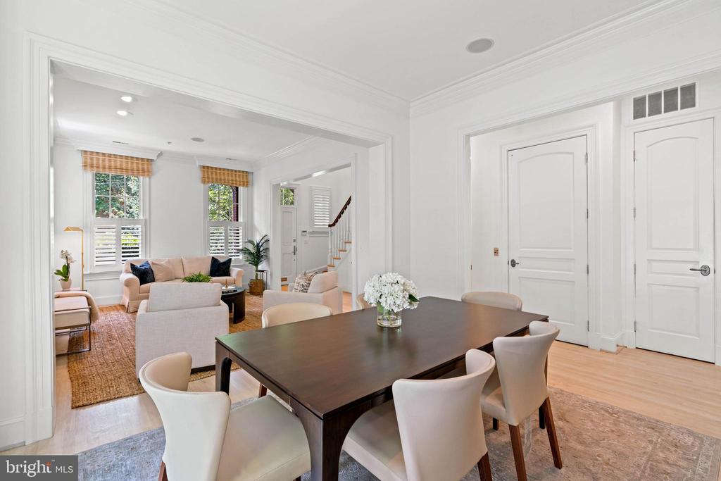 2999 38TH STREET NW