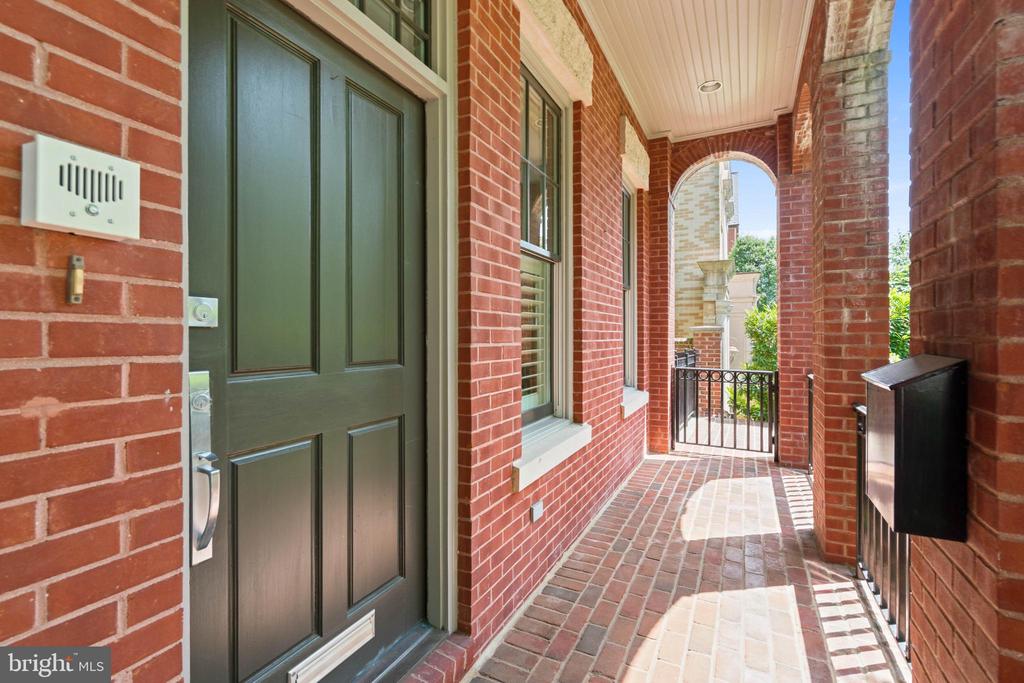 2999 38TH STREET NW