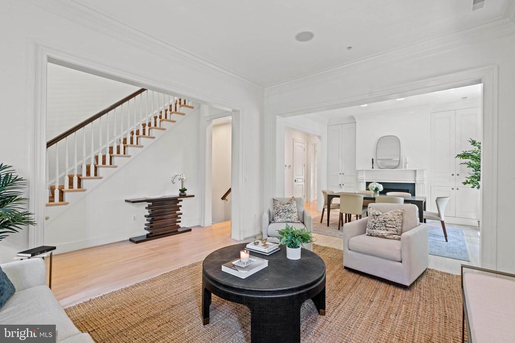 2999 38TH STREET NW