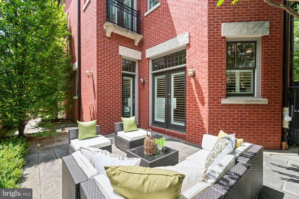 2999 38TH STREET NW
