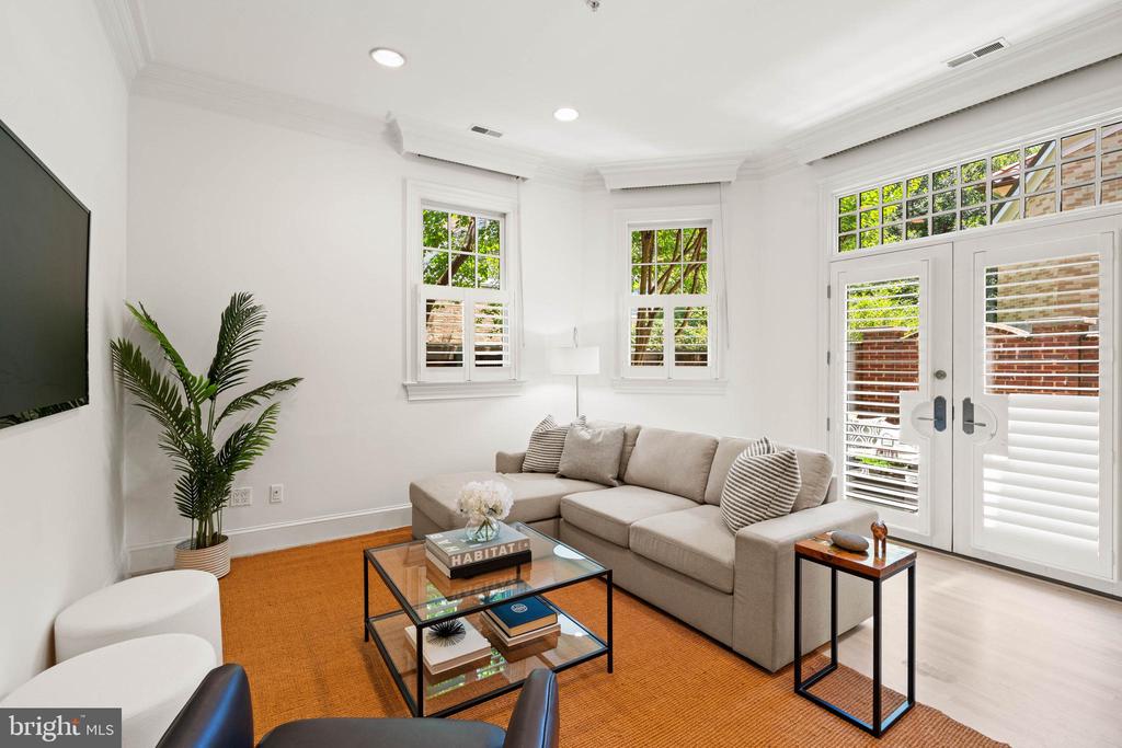 2999 38TH STREET NW