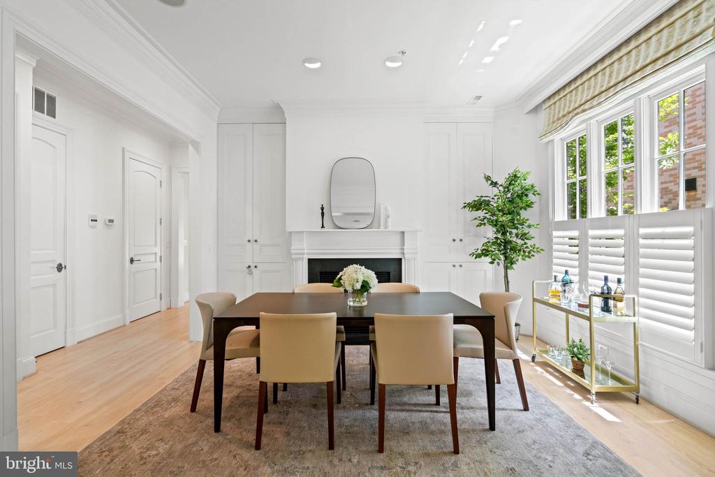 2999 38TH STREET NW