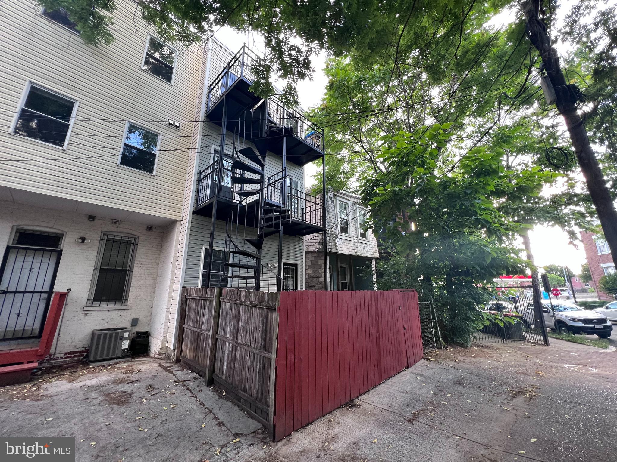 243 FLORIDA AVENUE NW 3