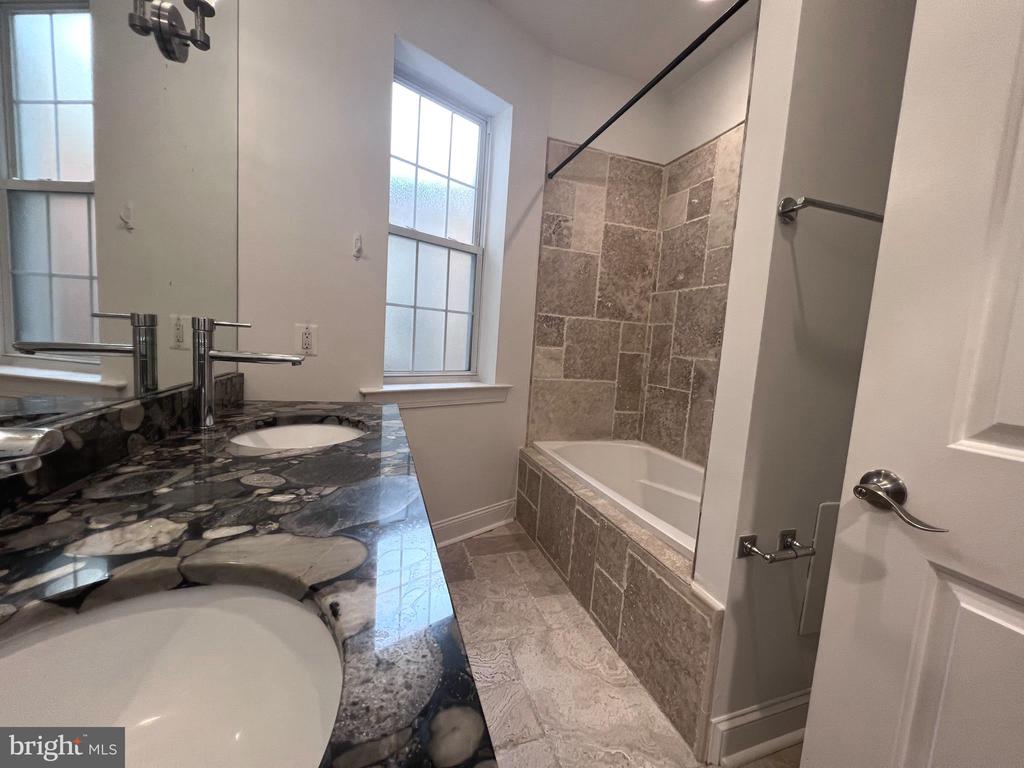 243 FLORIDA AVENUE NW 3