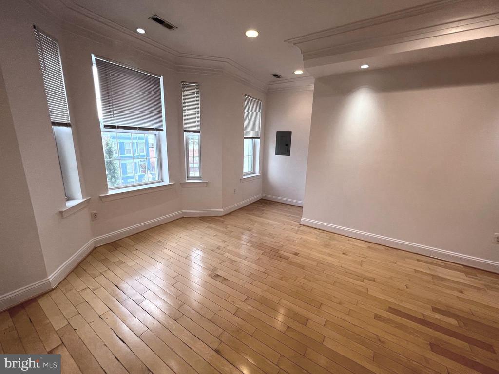 243 FLORIDA AVENUE NW 3