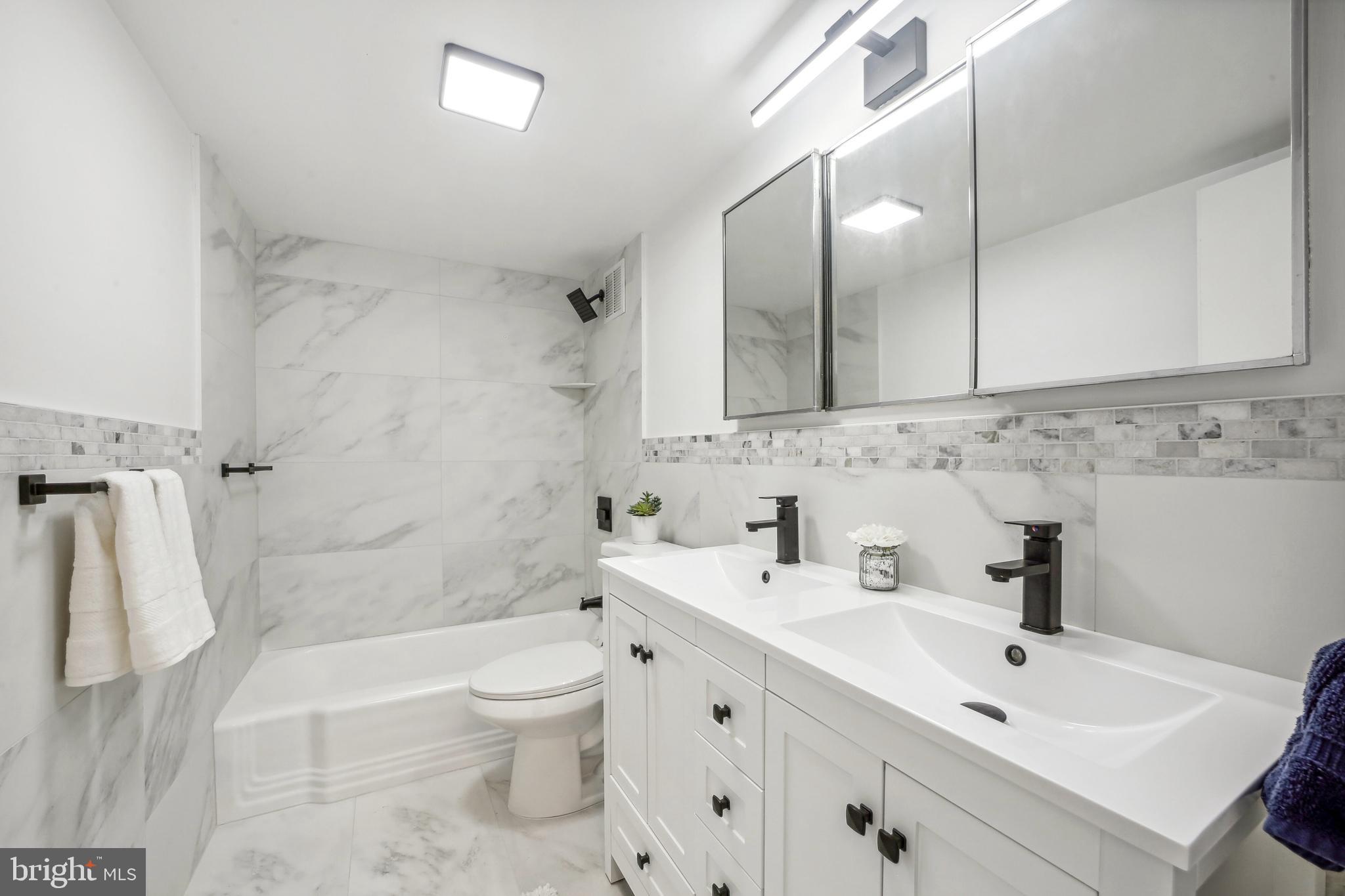 4201 CATHEDRAL AVENUE NW 719E