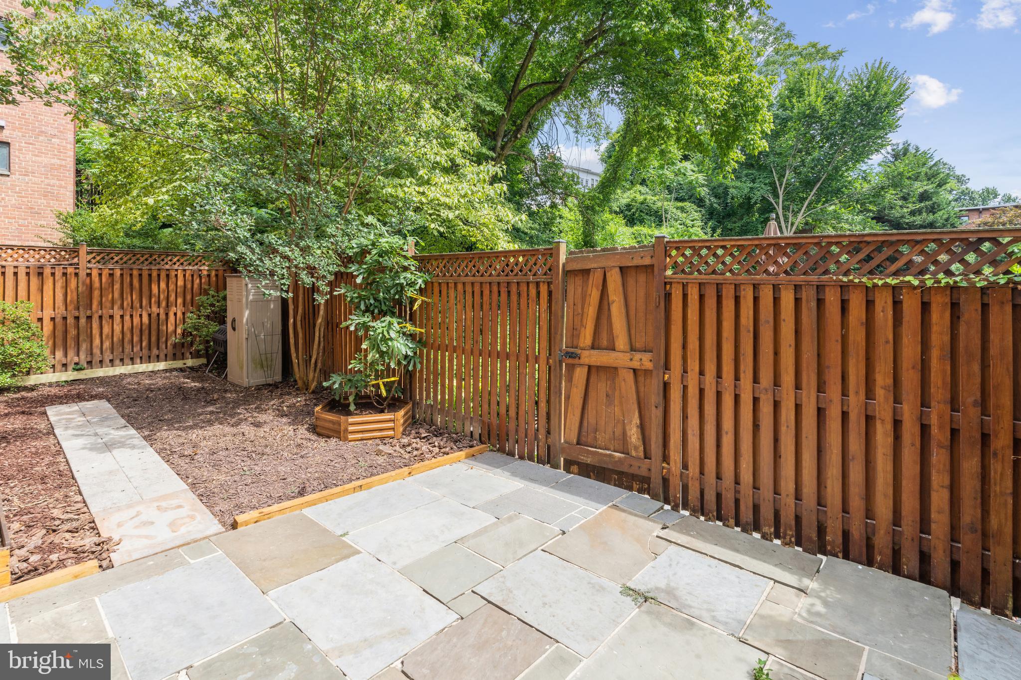 4114 DAVIS PLACE NW 102