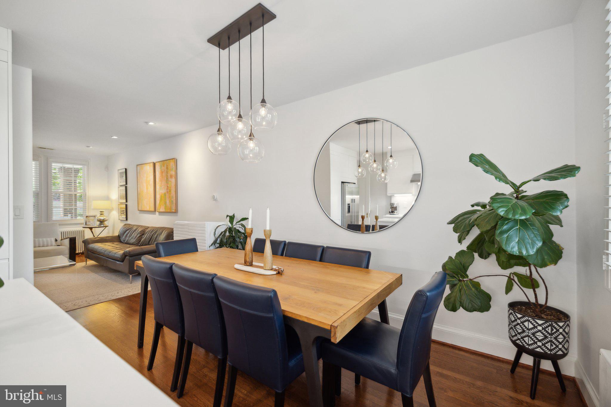 2221 39TH PLACE NW