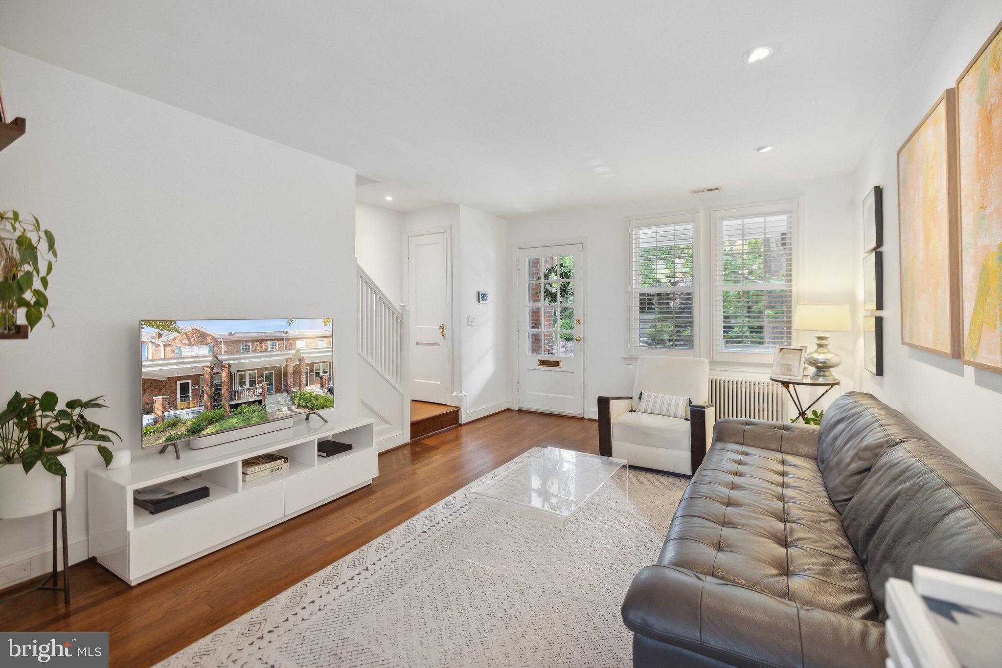2221 39TH PLACE NW