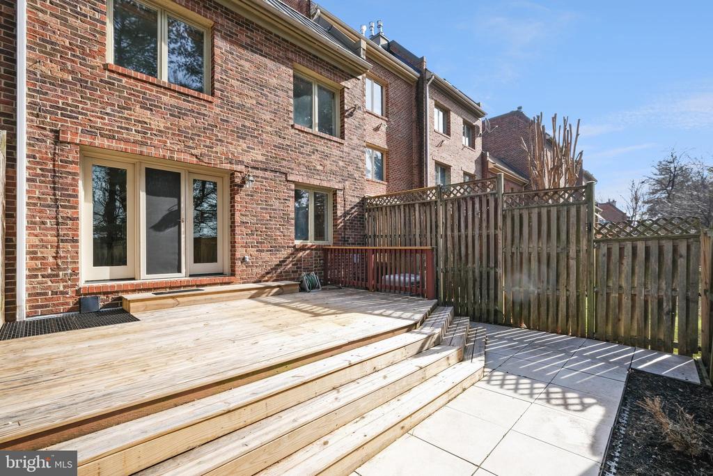 4028 CHANCERY COURT NW