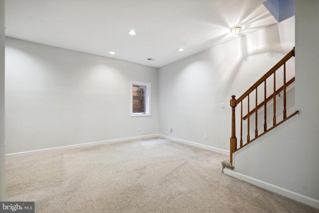 4028 CHANCERY COURT NW