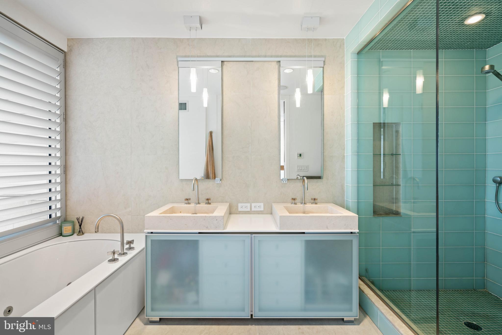 1612 16TH STREET NW 4