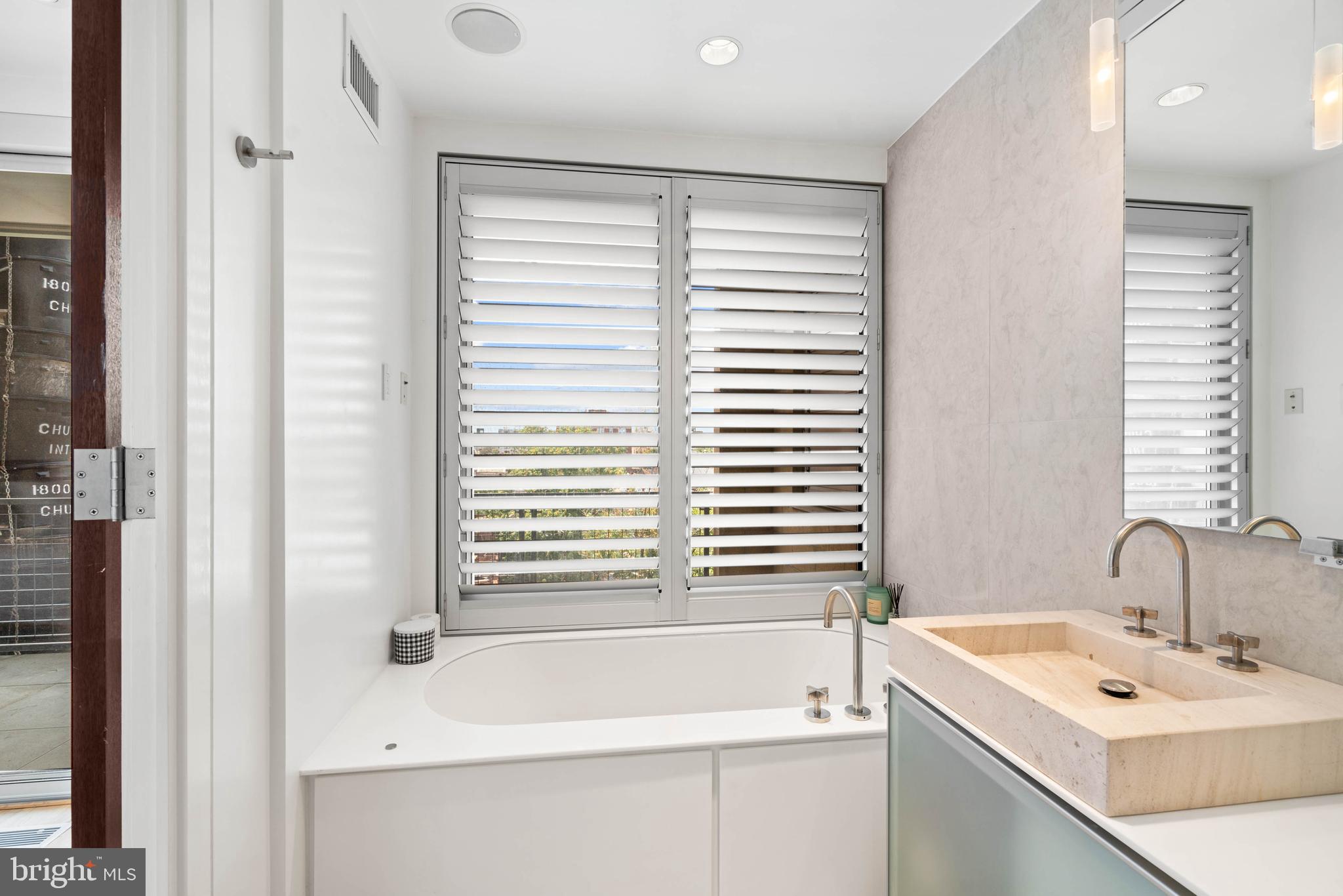 1612 16TH STREET NW 4