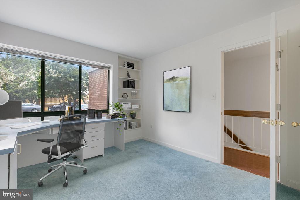 3145 HAWTHORNE DRIVE NE 3145
