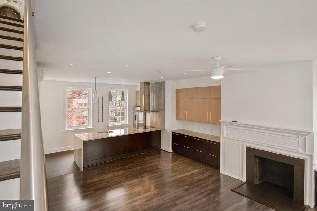 1202 30TH STREET NW D