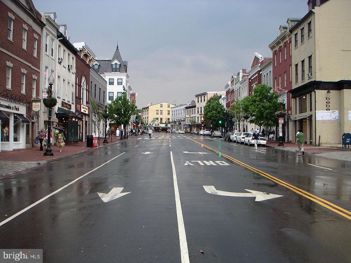 1202 30TH STREET NW D