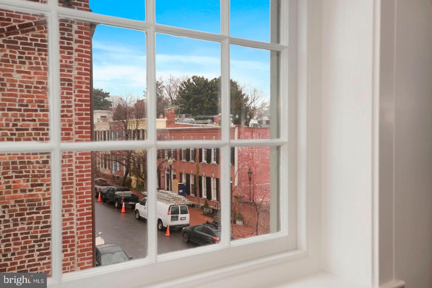 1202 30TH STREET NW D