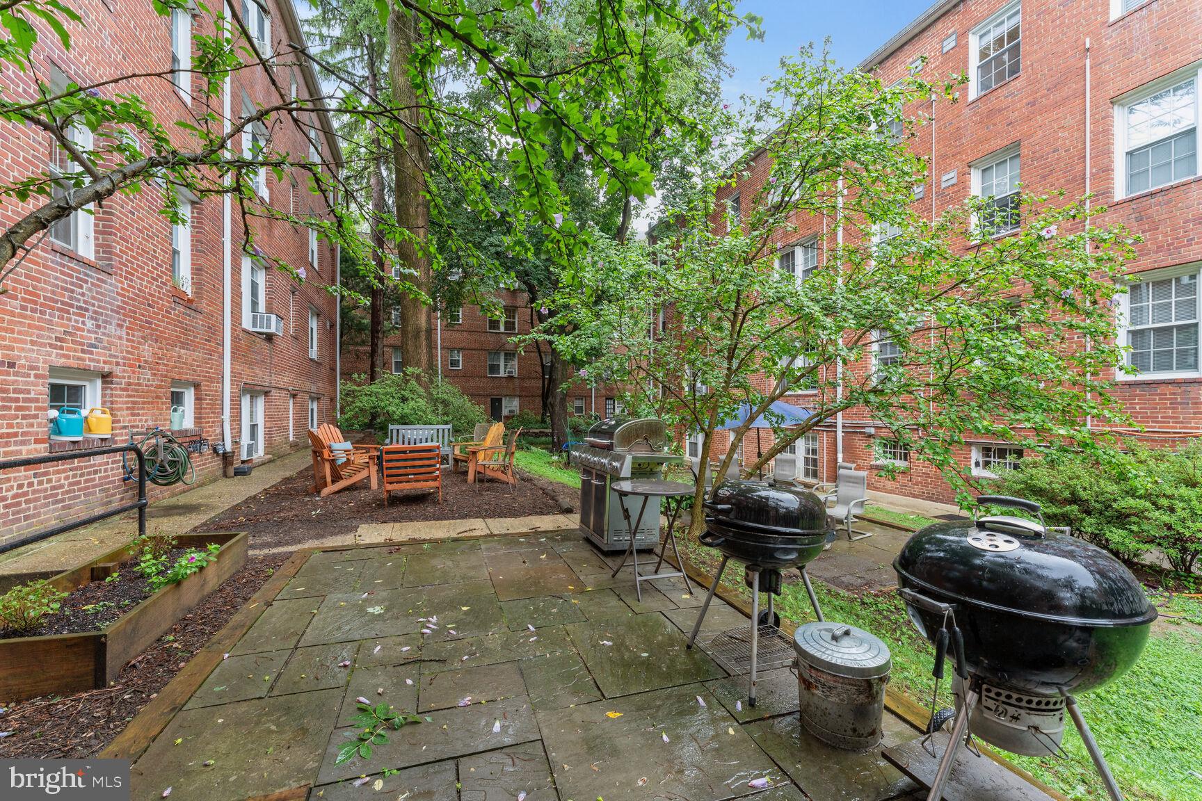 2803 CORTLAND PLACE NW 208