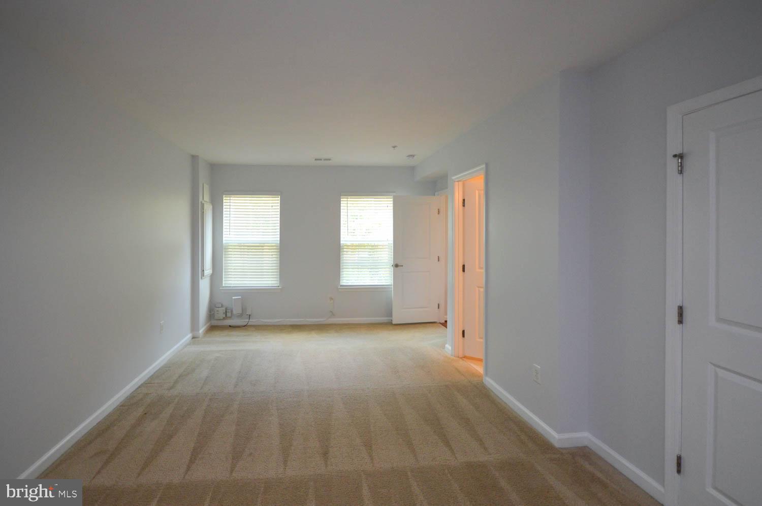 2464 BALDWIN CRESCENT NE