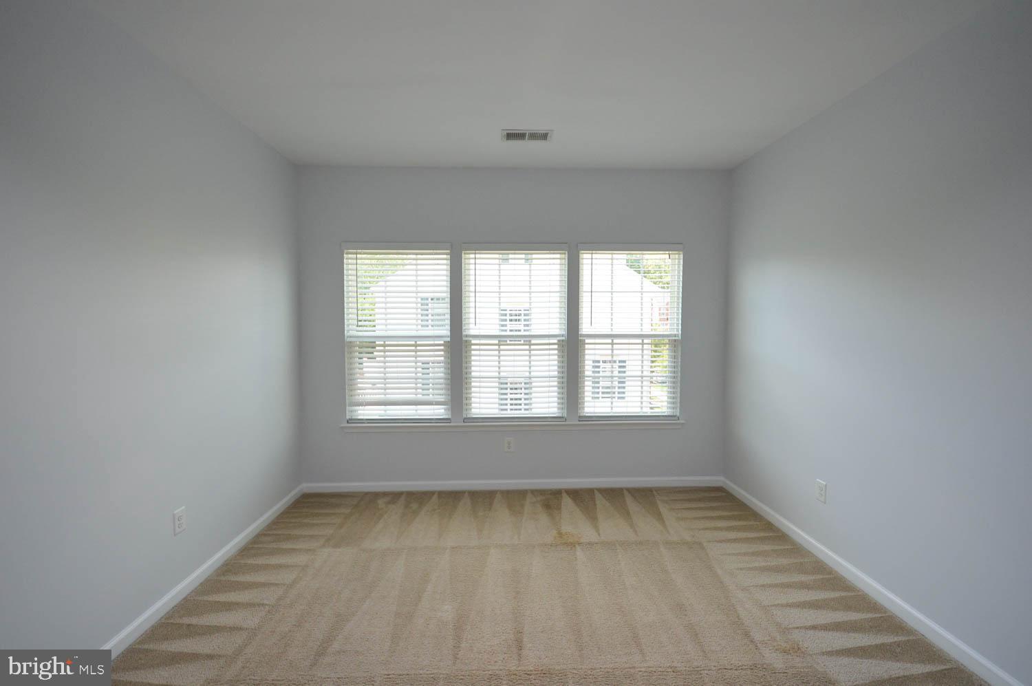 2464 BALDWIN CRESCENT NE