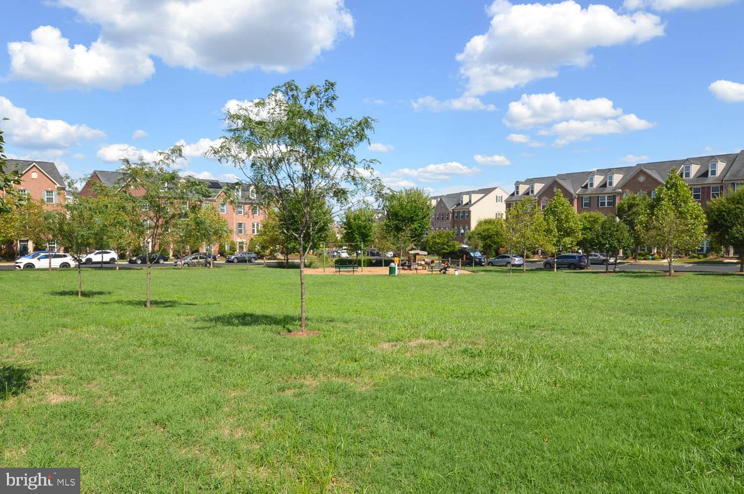 2464 BALDWIN CRESCENT NE