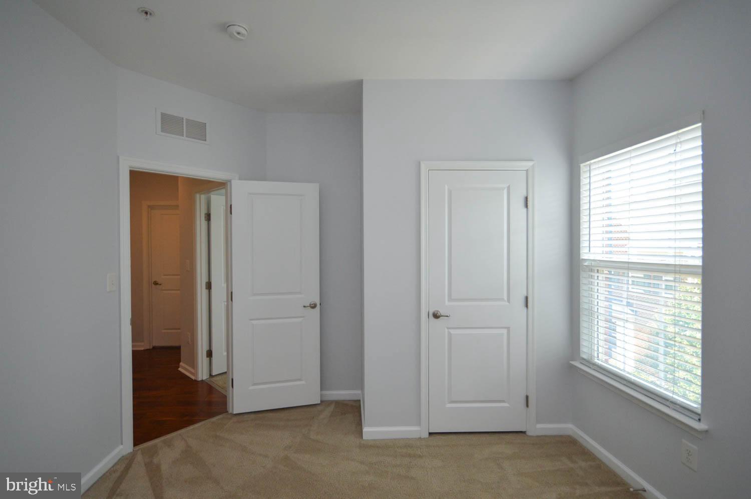 2464 BALDWIN CRESCENT NE